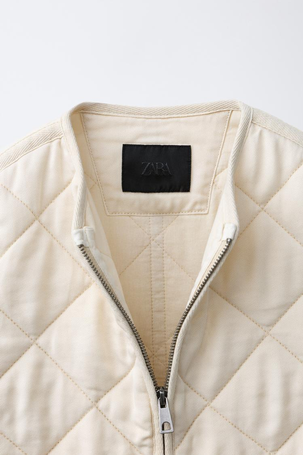 ZARA СТЕГАНАЯ КУРТКА НА МОЛНИИ, ЭКРЮ