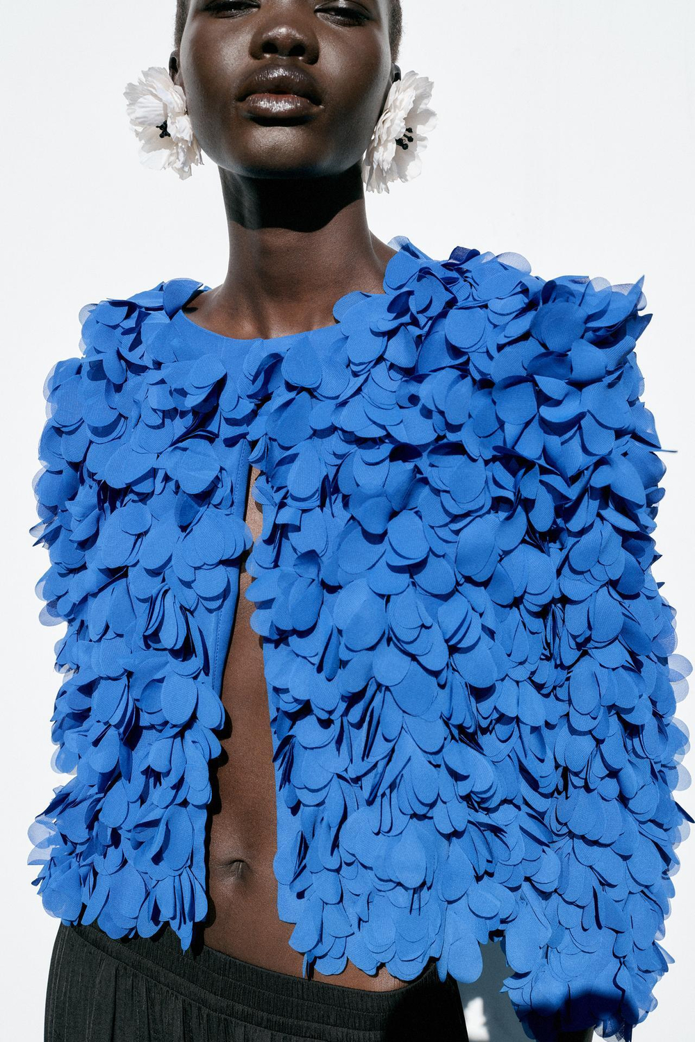 ZARA КАРДИГАН ИЗ ЛЕПЕСТКОВ, ЯРКО-СИНИЙ