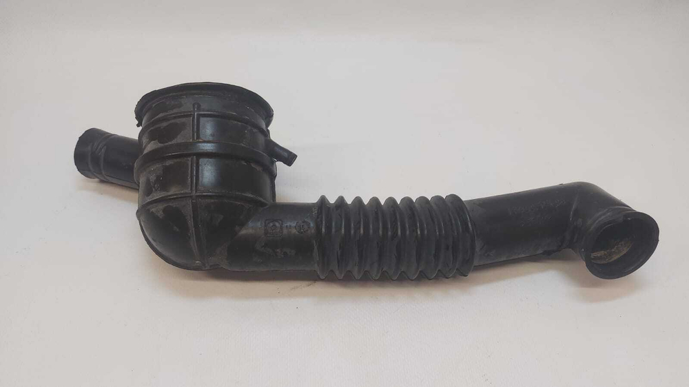 Патрубок сливной для стирадьной машины Indesit, Ariston (верт) 17400176604 б/у