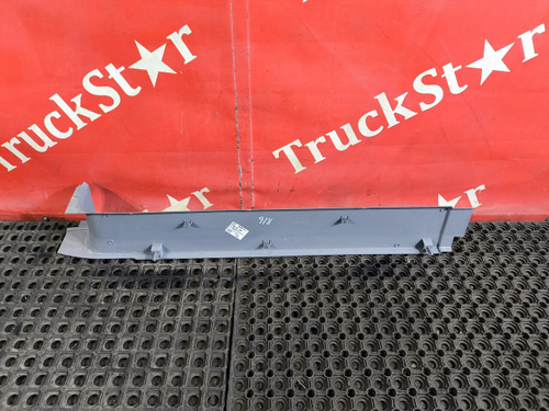 Накладка салона левая