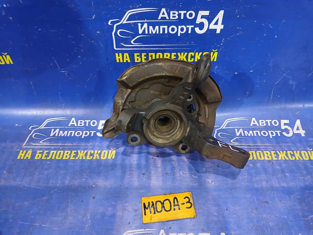 Ступица передняя левая TOYOTA DUET 1999