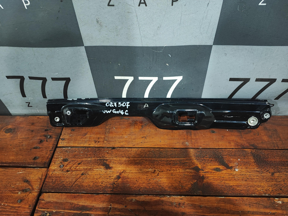 Направляющая стеклоподъемника Volkswagen Golf 6  Б/У Оригинал