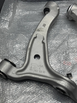 Рычаг передний поперечный Mercedes-Benz A1673300800