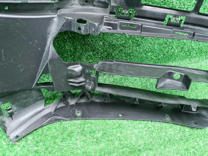 Кронштейн переднего бампера BMW 5er G30 (17-20)