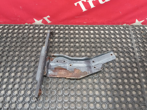 Кронштейн бокового спойлера