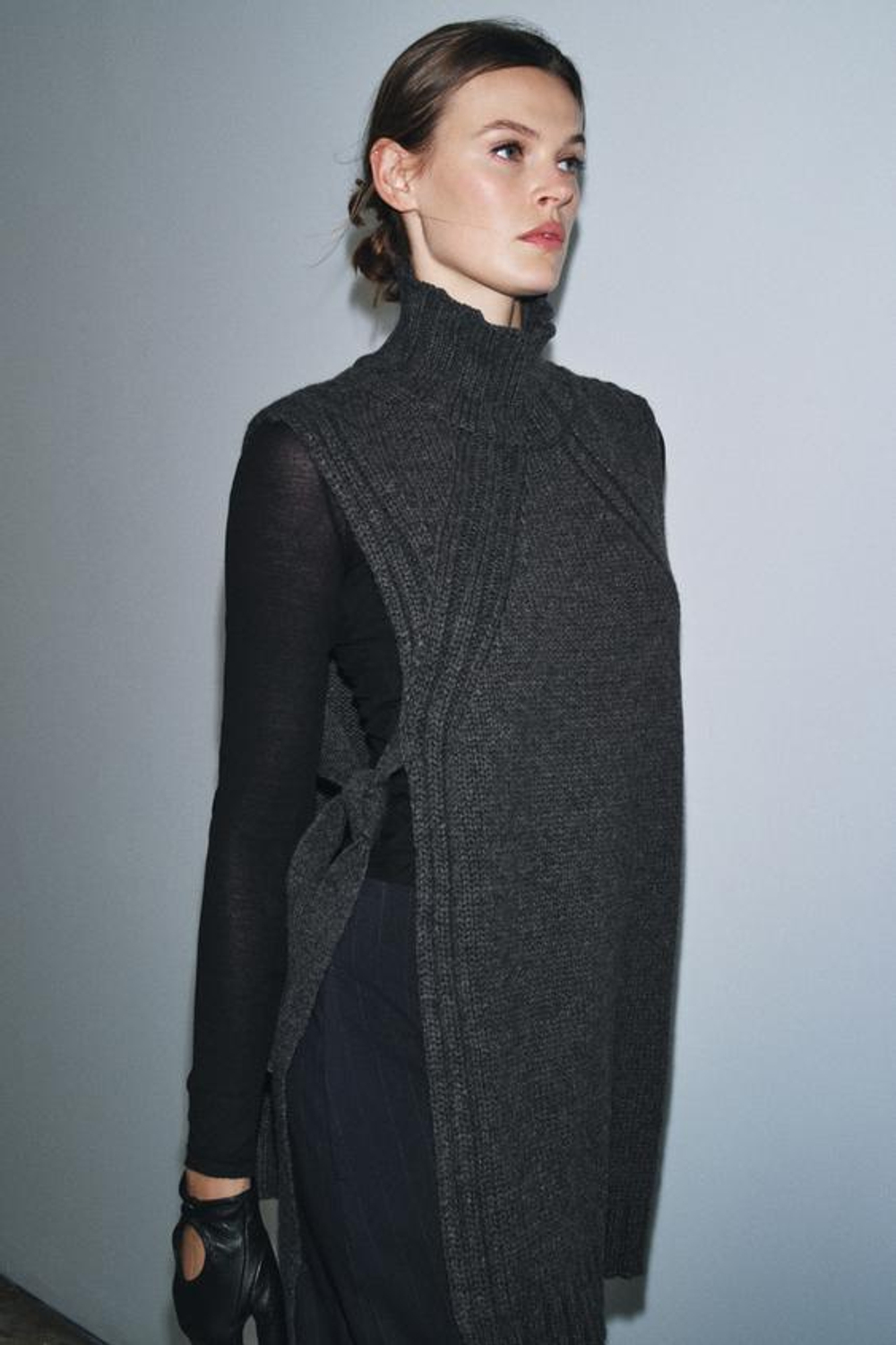 ZARA ЖИЛЕТ ИЗ СМЕСОВОЙ ШЕРСТИ С РАЗРЕЗАМИ, СЕРЫЙ МЕЛАНЖ