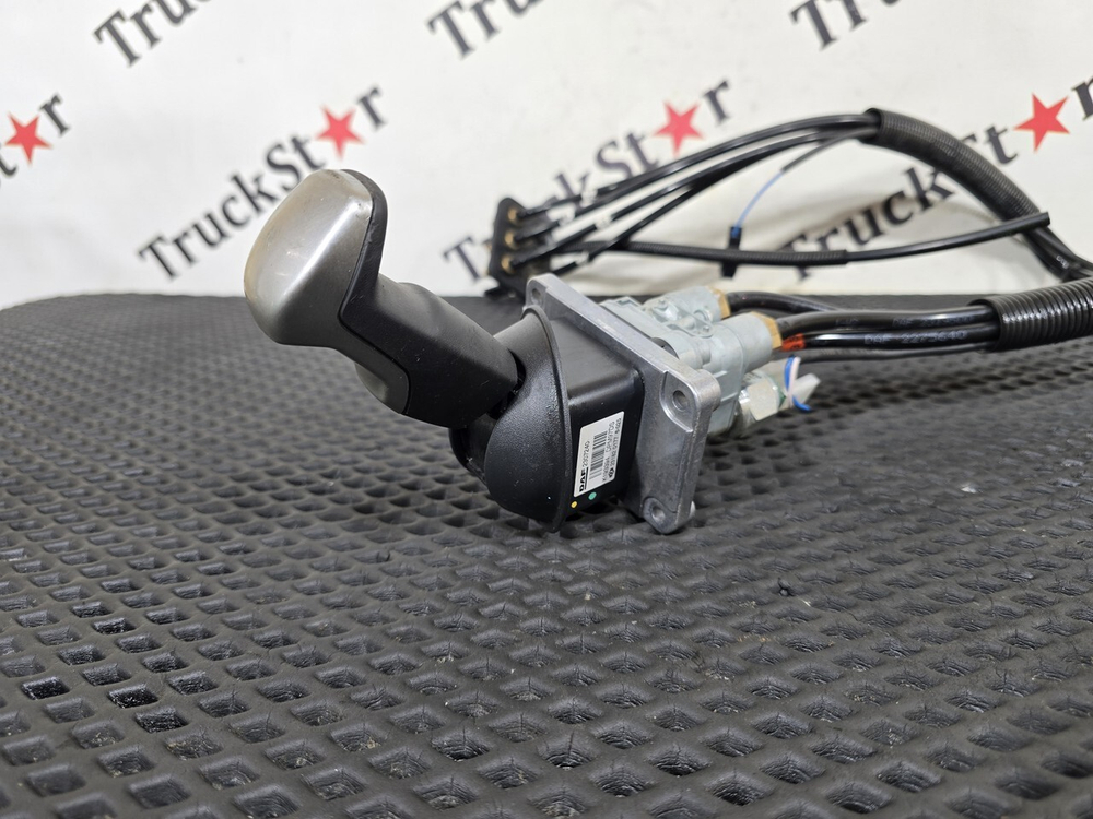 Кран ручного тормоза 2023г