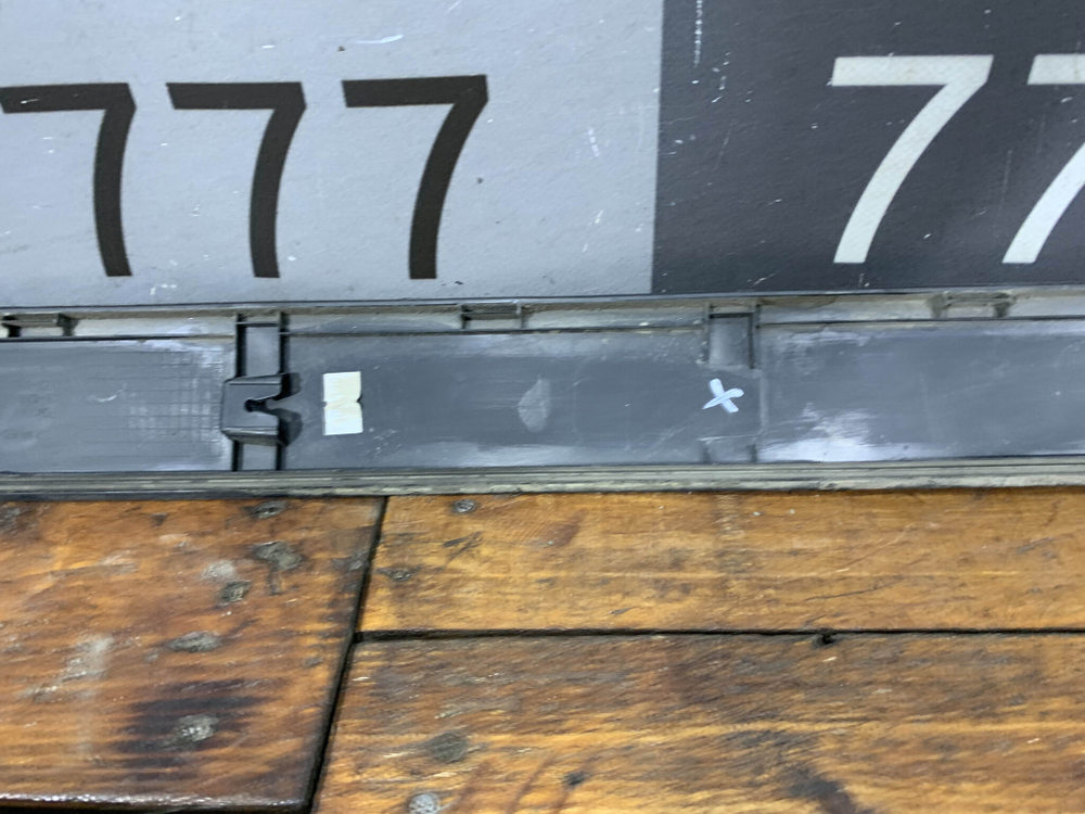 Накладка двери передней правой Hyundai Creta 2 (SU2) 21-нв Б/У Оригинал 87722BW000