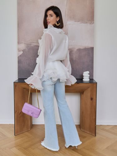 Белое шифоновое платье-блузка с брошами