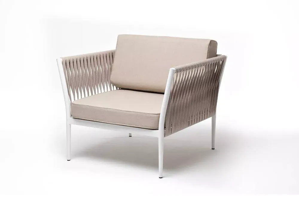 "Касабланка" кресло плетеное из роупа, каркас алюминий светло-серый (RAL7035) шагрень, роуп бежевый 20мм, ткань светло-серая