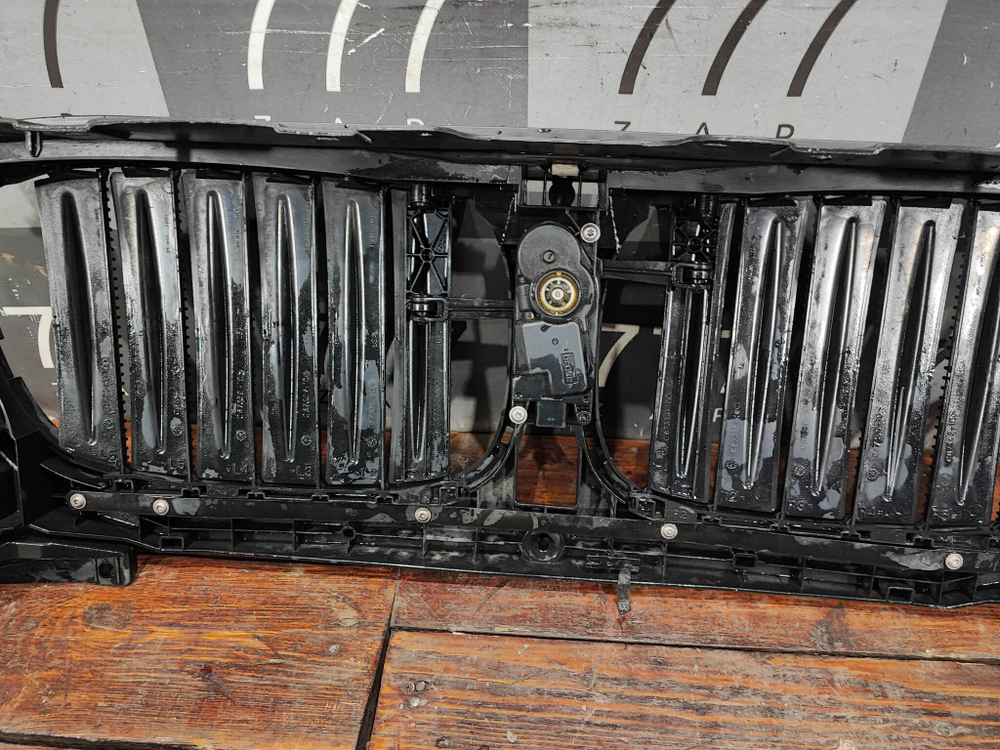 Решетка радиатора BMW X3 (G01) 17-21 Б/У Оригинал 51137497227