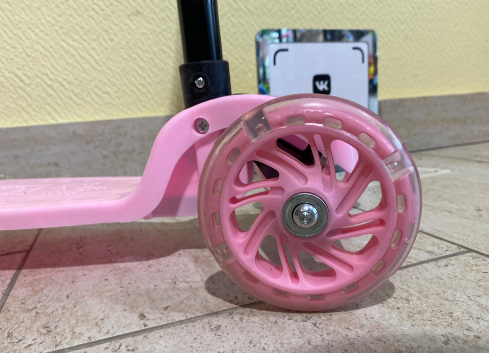 Самокат трехколесный розовый SZ221025003-3