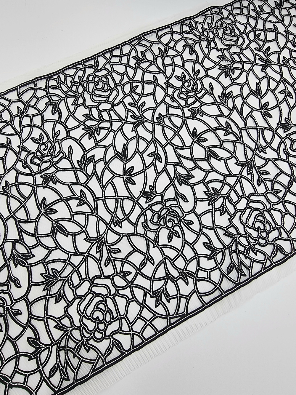 Вышивка на сетке чёрная атласная К695