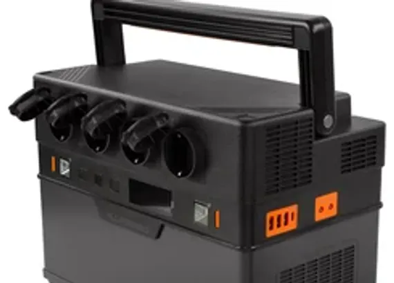 Лазерный станок HGTECH SMART3015PRO 3 кВт с защитной кабиной и сменным столом для резки листов металла