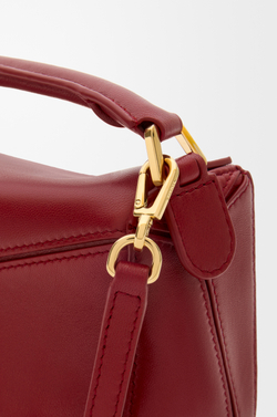 Loewe Сумка-мини Puzzle Featherlight из овечьей кожи наппа, красный