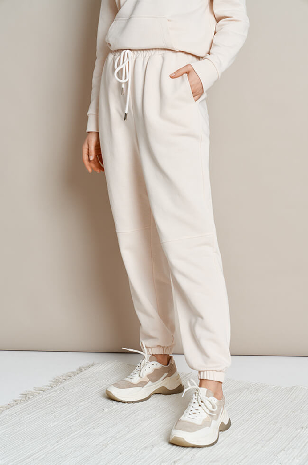 3877 Брюки женские (крем-брюле)