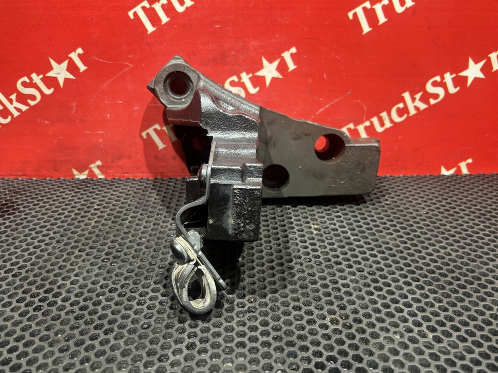 Кронштейн двигателя задний левый 2019г