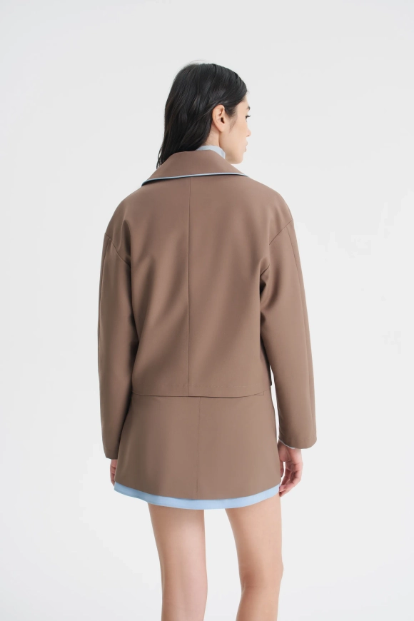 Куртка с контрастным кантом