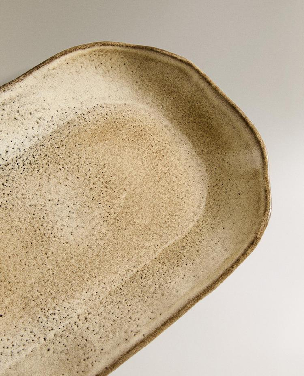 ZARA HOME РЕЛЬЕФНОЕ БЛЮДО, ТЕРРАКОТОВЫЙ