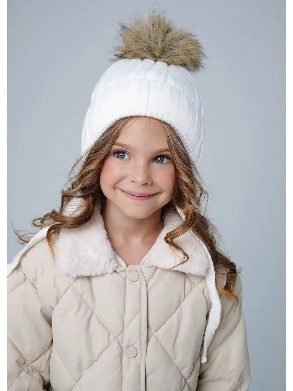 Шапка зимняя для девочки и снуд вязаные