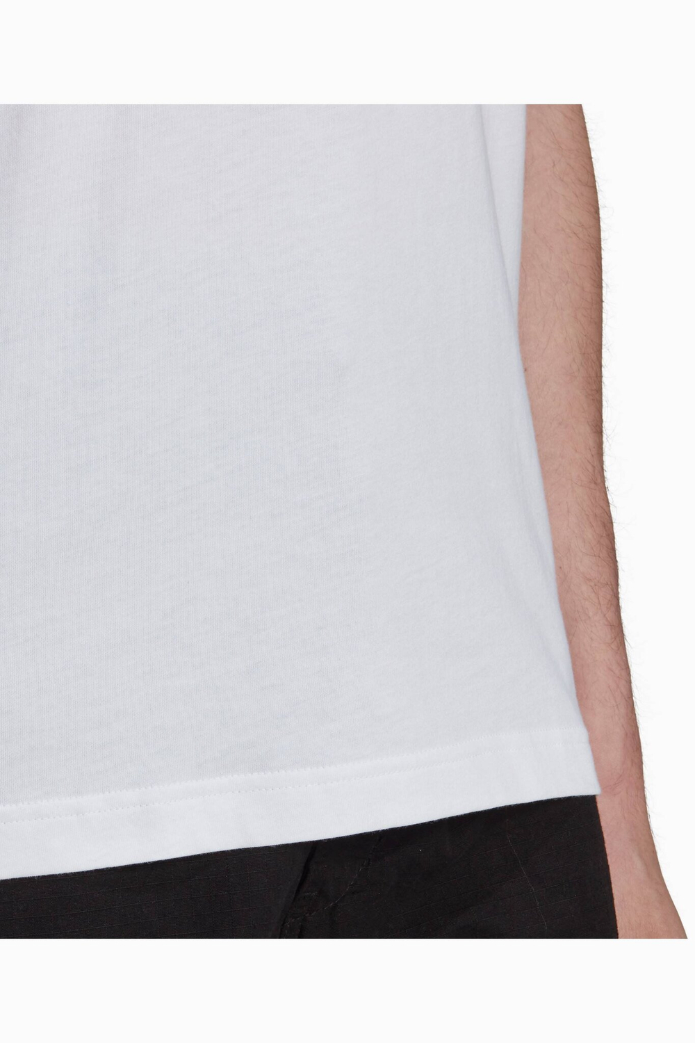 Футболка adidas Juventus FC 22/23 DNA Tee