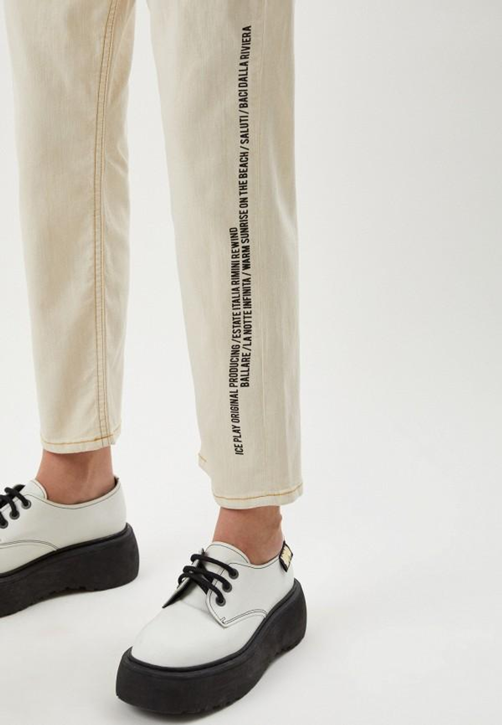 Джинсы жен. ICE PLAY 1100 молочные надписи