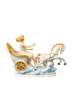 Фарфоровая статуэтка "Карета в облаках" Crown Regent