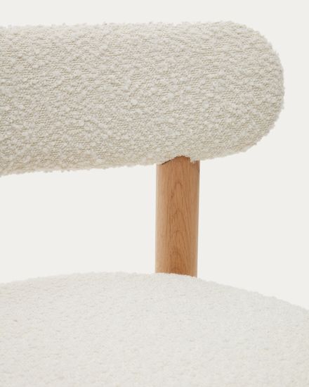 Nebai Стул из белой ткани букле и массива дуба с натуральной отделкой Испания La Forma