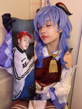 Мини дакимакура Чон Уен из Эйтиз арт. M1048, 60х20 см