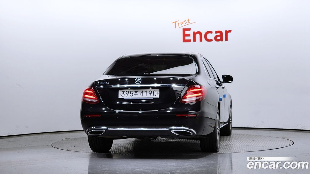 Mercedes-Benz E-Class W213 E220d Avangarde (10.2019)
