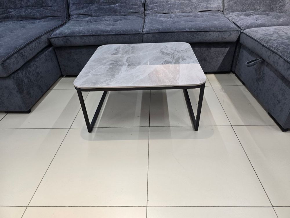 Стол журнальный квадрат большой