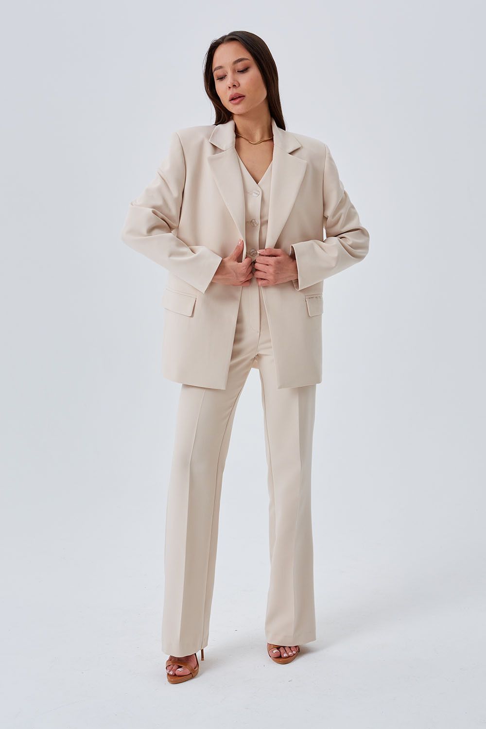 Пиджак свободный костюмный бежевого цвета