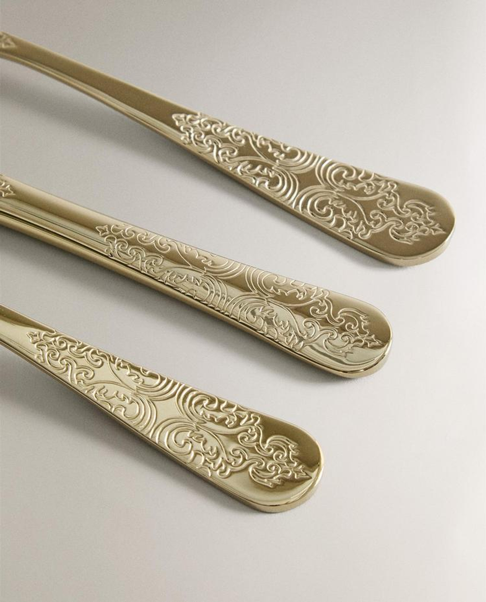 ZARA HOME НАБОР СТОЛОВЫХ ПРИБОРОВ С ГРАВИРОВКОЙ, ЗОЛОТИСТЫЙ