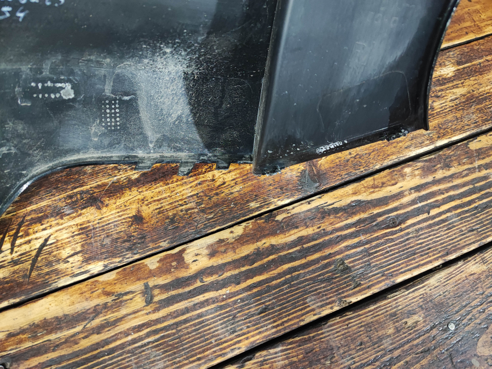 Бампер задний правая часть Москвич 3 22-нв Б/У Оригинал 2804102U3480