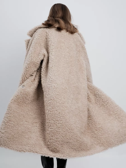 Шуба чебурашка длинная из овечьей шерсти, светло-бежевая, SilverFox