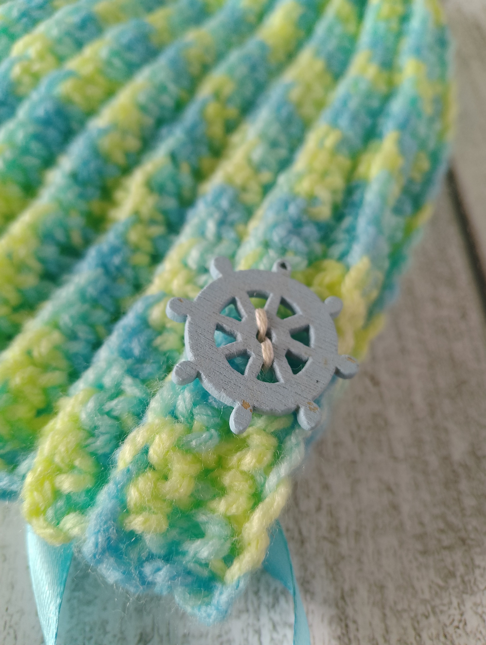 Шапка для малыша трёхцветная