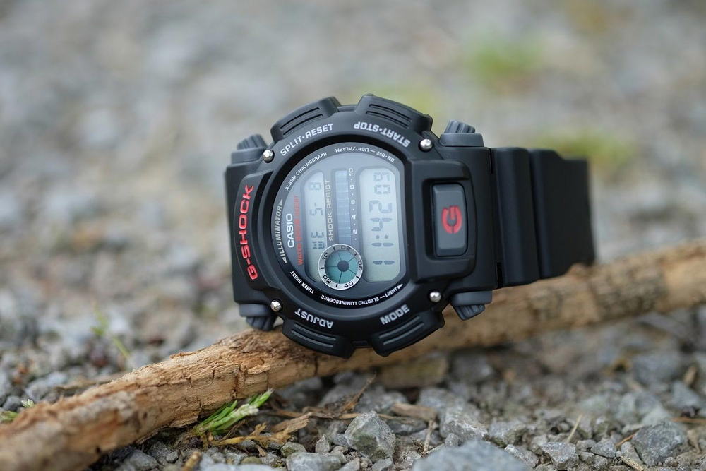 Часы Casio DW-9052-1V