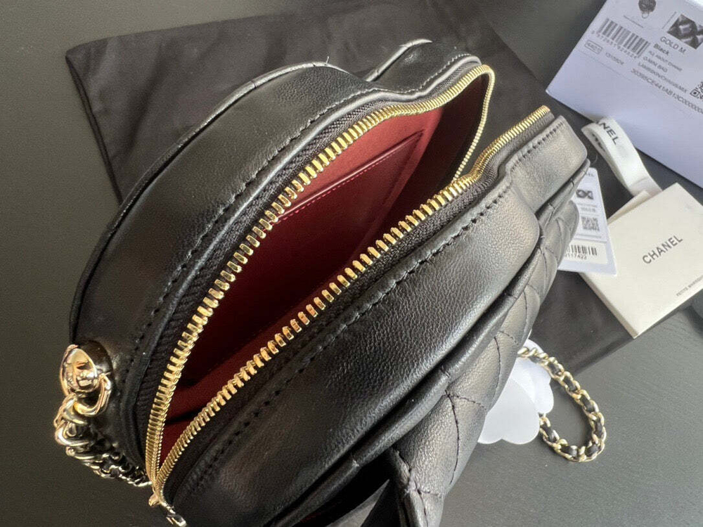 Chanel Heart Bag 18 cm