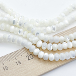 Перламутр, размер около 5,5*3,5 мм, цена за 24-25 шт (1/4 нити)