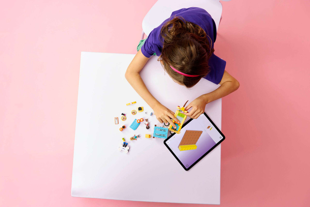 Конструктор LEGO Friends 42678 Pet Accessories Van