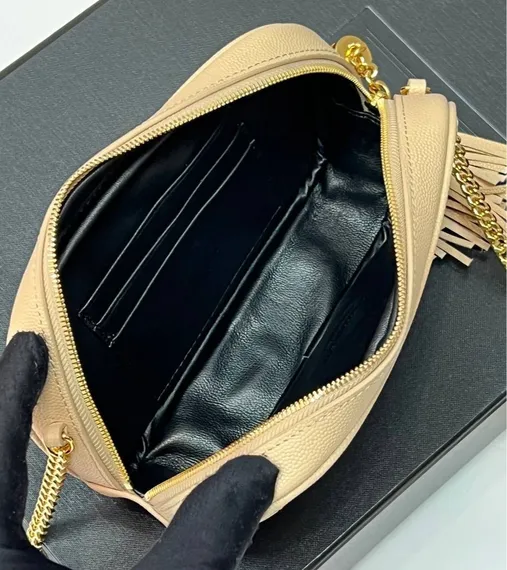 Мини-сумка Saint Laurent Lou из стеганой кожи Grain De Poudre с тиснением бежевый