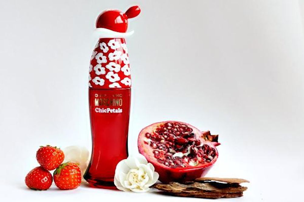 Moschino Chic Petals