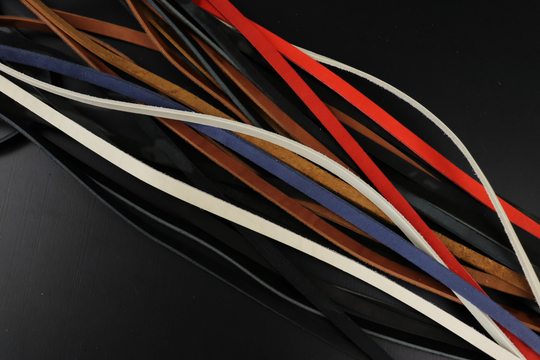 Обрезки кожи в ширине 1-1.5см (10 шт.)