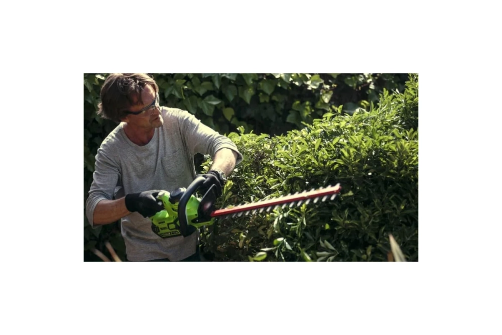 Аккумуляторный кусторез Greenworks без АКБ и ЗУ G40HT61 40 В 2200907