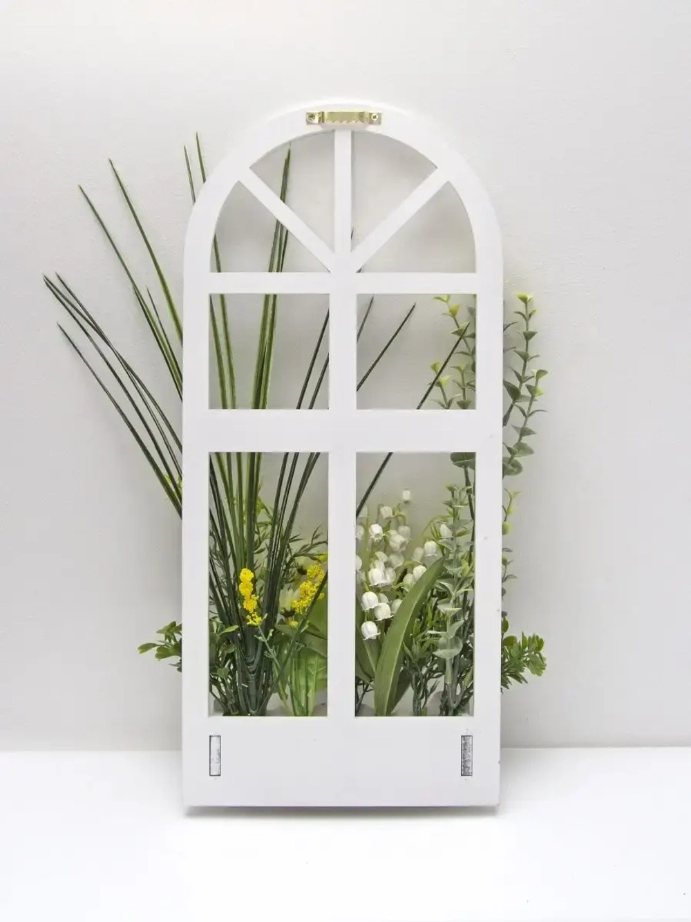 Панно на стену для интерьера "Окно с цветами"