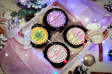 Медовый подарочный новогодний набор HoneyForYou в коробке с прозрачным верхом №2