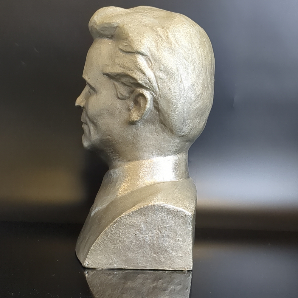 Бюст С.М. Киров. Автор Теплов Н. А. СССР 1981 год