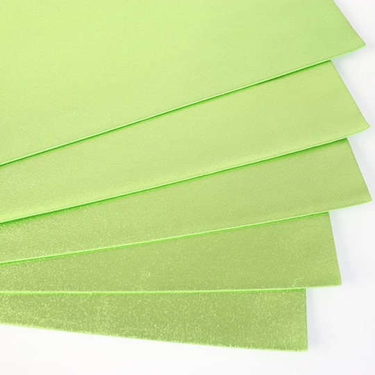 Фоамиран металлизированный 2 мм 60х70 см (Лайм)