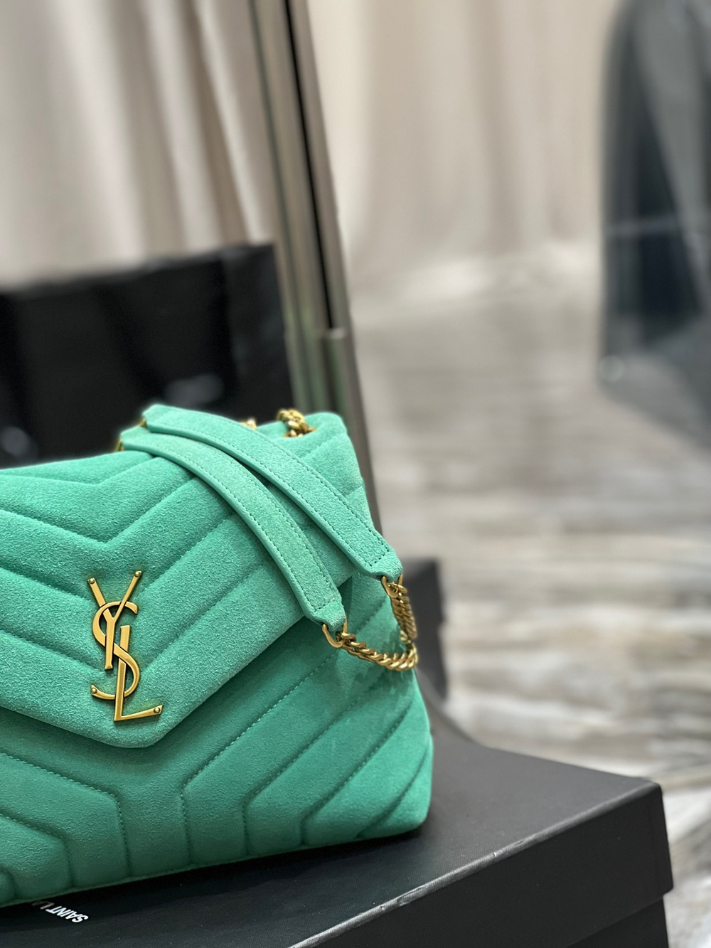 Saint Laurent Loulou 25 cm