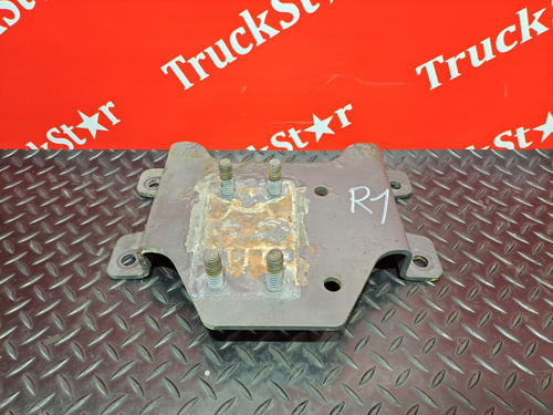 Кронштейн крыла левый